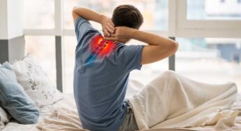Gli esercizi che sfiammano il dolore cervicale senza usare medicinali: così trovi subito sollievo